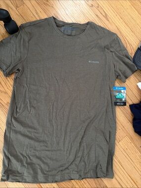 Columbia Men's Olive Short Sleeve Performance Tee